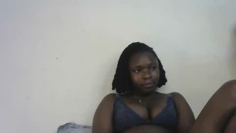 holy_ebony online show from 12, 4, 2026