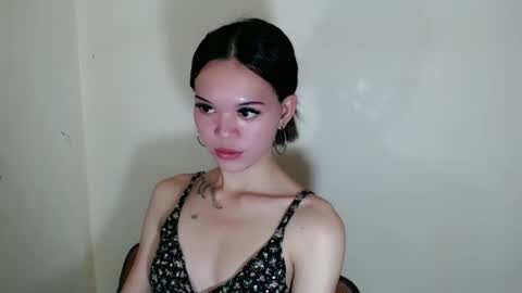 Snapshot of holy_maxine chatting on 27, 11, 2025 holy_maxine online show from 27, 11, 2025