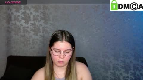 Welcome guys  Pleasure to see you all here  My name is MichaelaTip menu is active Private is open  online show from 23, 1, 2025