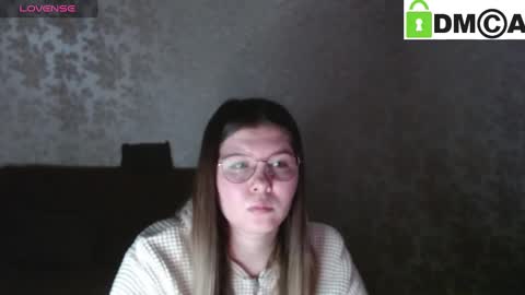 Welcome guys  Pleasure to see you all here  My name is MichaelaTip menu is active Private is open  online show from 5, 3, 2025