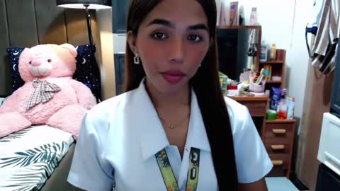 Snapshot of holy_molly1 chatting on 17, 11, 2025 holy_molly1 online show from 17, 11, 2025