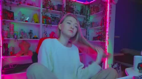 Snapshot of holy_rumi chatting on 22, 11, 2025 Rumi online show from 22, 11, 2025