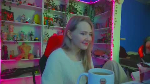 Snapshot of holy_rumi chatting on 23, 11, 2025 Rumi online show from 23, 11, 2025