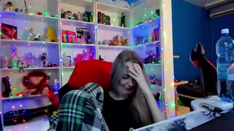 Snapshot of holy_rumi chatting on 14, 12, 2025 Rumi online show from 14, 12, 2025