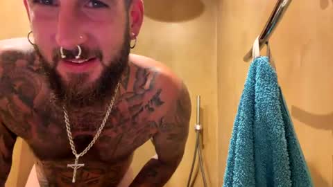 holycouplee online show from 5, 8, 2026
