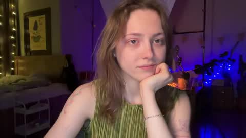 Snapshot of holydori chatting on 23, 4, 2026 dori not holy get my tg channel with link from description under last photo online show from 23, 4, 2026