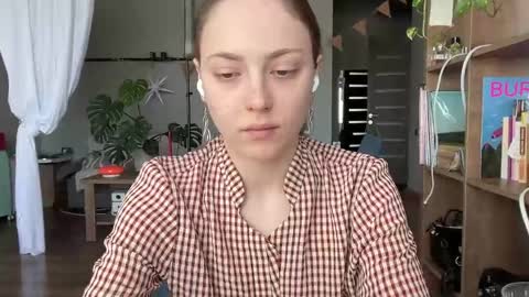 Snapshot of holydori chatting on 14, 5, 2026 dori not holy get my tg channel with link from description under last photo online show from 14, 5, 2026