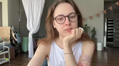 Snapshot of holydori chatting on 20, 5, 2026 dori not holy get my tg channel with link from description under last photo online show from 20, 5, 2026