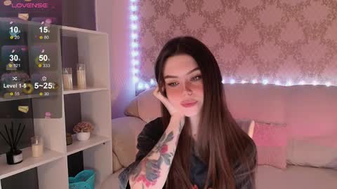 Mia online show from 8, 4, 2026