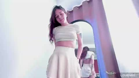 honeeeey_ online show from 21, 2, 2025