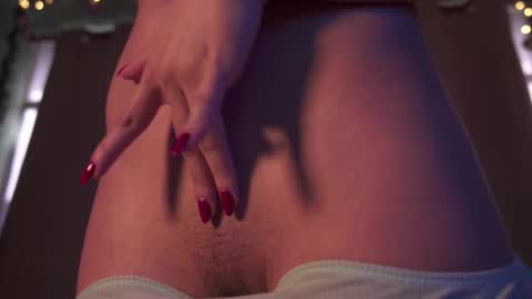 honeeeey_ online show from 13, 12, 2025