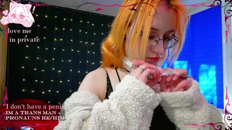 Snapshot of honelin chatting on 8, 3, 2025 Honelints boyblonde hair AsterMIntfemboybrown hair online show from 8, 3, 2025