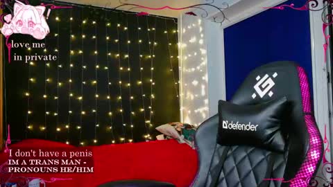 Snapshot of honelin chatting on 8, 3, 2025 Honelints boyblonde hair AsterMIntfemboybrown hair online show from 8, 3, 2025