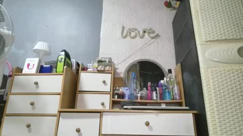 Snapshot of honestsexforyou chatting on 23, 12, 2025 happy birthday to me online show from 23, 12, 2025
