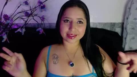 Snapshot of honey_buns_1 chatting on 14, 12, 2025 mimi online show from 14, 12, 2025