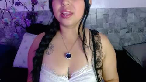 Snapshot of honey_buns_1 chatting on 17, 12, 2025 mimi online show from 17, 12, 2025