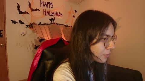   online show from 14, 10, 2025