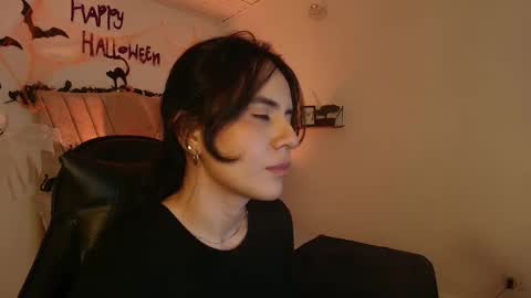   online show from 16, 10, 2025