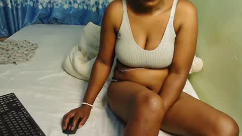 honey_caddy online show from 5, 7, 2026