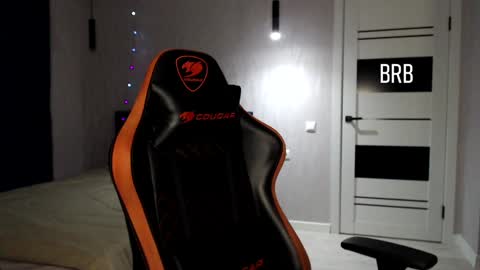 Snapshot of honey_furry chatting on 5, 1, 2025 Wolfy online show from 5, 1, 2025