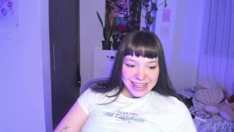 Snapshot of honey_hoe chatting on 21, 12, 2024 Lau online show from 21, 12, 2024