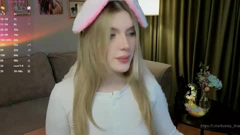 Lina online show from 4, 4, 2026