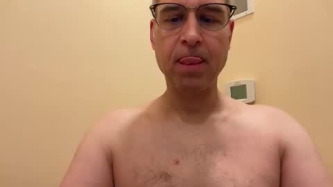 Snapshot of honey_man14 chatting on 2, 2, 2026 honey_man14 online show from 2, 2, 2026