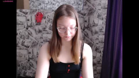 Snapshot of honey_mood chatting on 16, 12, 2024 Lina online show from 16, 12, 2024