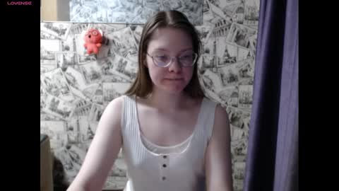 Snapshot of honey_mood chatting on 19, 12, 2024 Lina online show from 19, 12, 2024