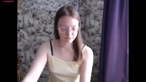 Snapshot of honey_mood chatting on 26, 12, 2024 Lina online show from 26, 12, 2024