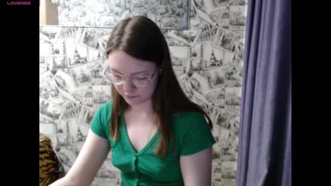 Snapshot of honey_mood chatting on 16, 1, 2025 Lina online show from 16, 1, 2025