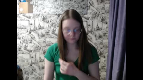 Snapshot of honey_mood chatting on 4, 2, 2025 Lina online show from 4, 2, 2025