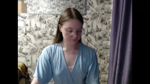 Snapshot of honey_mood chatting on 14, 2, 2025 Lina online show from 14, 2, 2025
