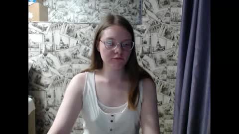 Snapshot of honey_mood chatting on 26, 2, 2025 Lina online show from 26, 2, 2025