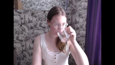 Snapshot of honey_mood chatting on 27, 2, 2025 Lina online show from 27, 2, 2025