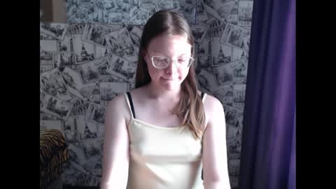 Snapshot of honey_mood chatting on 28, 2, 2025 Lina online show from 28, 2, 2025