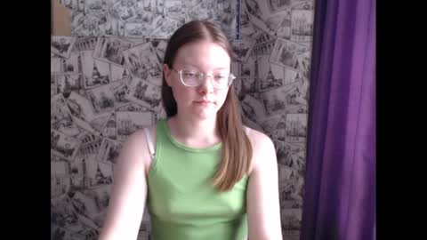 Snapshot of honey_mood chatting on 3, 3, 2025 Lina online show from 3, 3, 2025