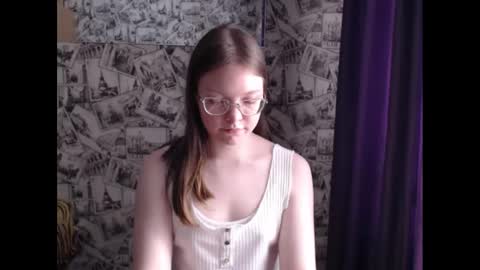 Snapshot of honey_mood chatting on 10, 3, 2025 Lina online show from 10, 3, 2025