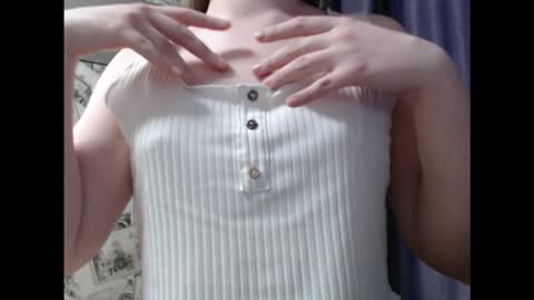 Snapshot of honey_mood chatting on 29, 9, 2025 Lina online show from 29, 9, 2025