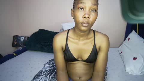 honey_nubia0 online show from 22, 4, 2026