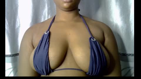 Snapshot of honey_plumx1 chatting on 3, 12, 2025 honey_plumx1 online show from 3, 12, 2025