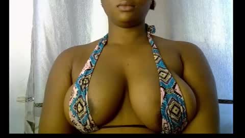 Snapshot of honey_plumx1 chatting on 4, 12, 2025 honey_plumx1 online show from 4, 12, 2025