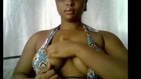 Snapshot of honey_plumx1 chatting on 5, 12, 2025 honey_plumx1 online show from 5, 12, 2025