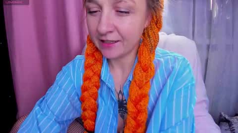 Snapshot of honey_rabbits chatting on 18, 11, 2025 CHRISTIE and HERALD online show from 18, 11, 2025