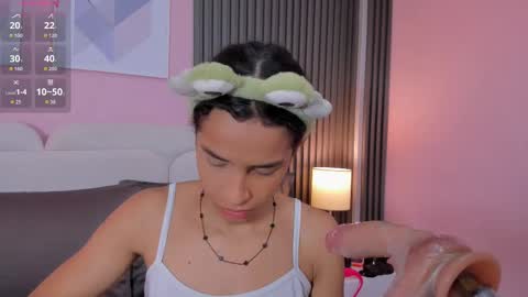 Snapshot of honey_sofii_ chatting on 2, 10, 2025 honey_sofii_ online show from 2, 10, 2025