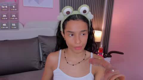 Snapshot of honey_sofii_ chatting on 5, 10, 2025 honey_sofii_ online show from 5, 10, 2025