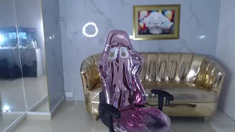 Snapshot of honey_torres_sub chatting on 1, 2, 2025 HONEY online show from 1, 2, 2025