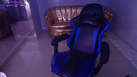 Snapshot of honey_torres_sub chatting on 10, 11, 2025 HONEY online show from 10, 11, 2025