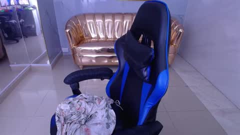 Snapshot of honey_torres_sub chatting on 13, 11, 2025 HONEY online show from 13, 11, 2025