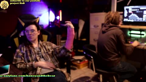 Snapshot of honeyand_thebear chatting on 13, 12, 2024 Honey and Bear online show from 13, 12, 2024